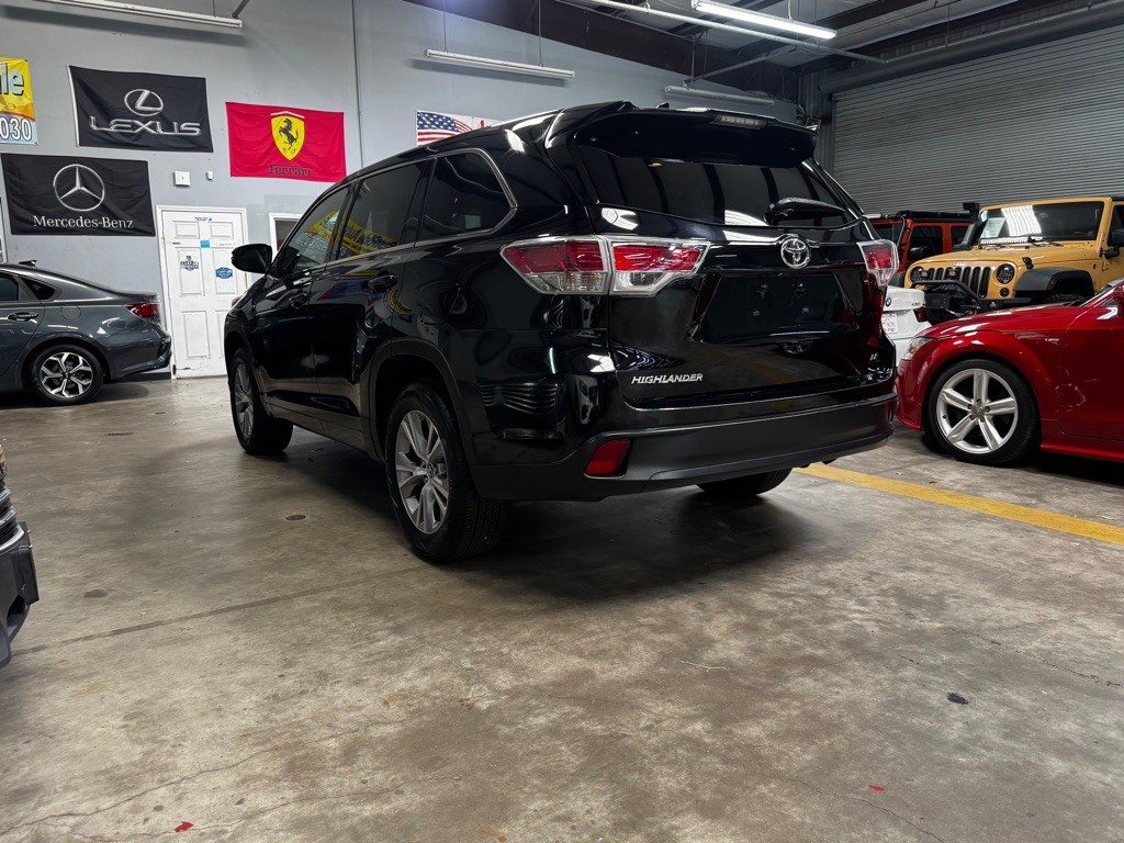 2016 Toyota Highlander Image 6