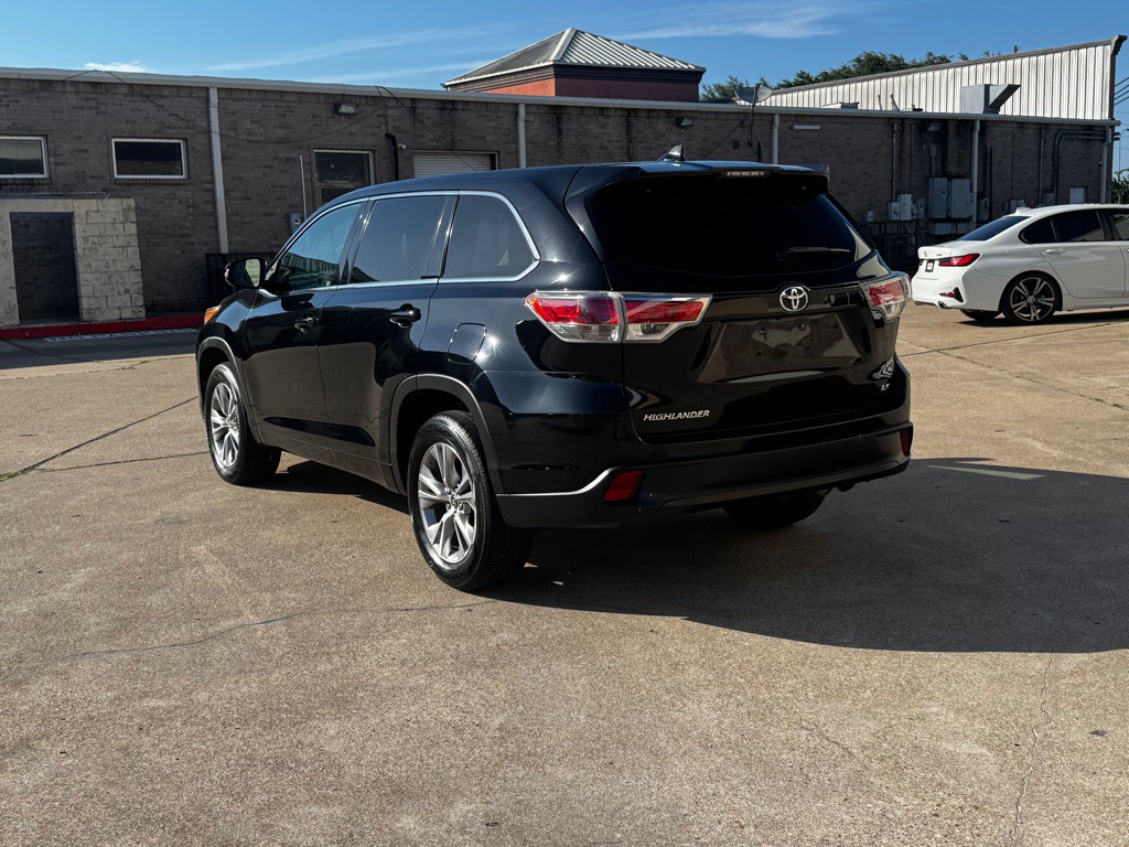2016 Toyota Highlander Image 16