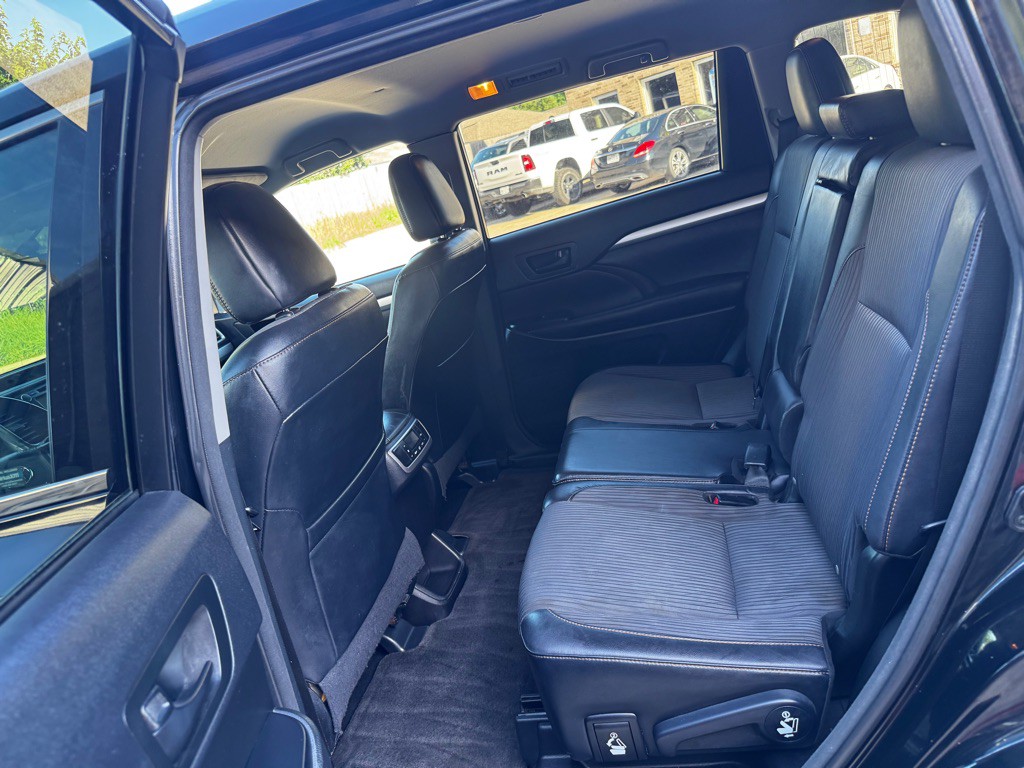 2016 Toyota Highlander Image 20