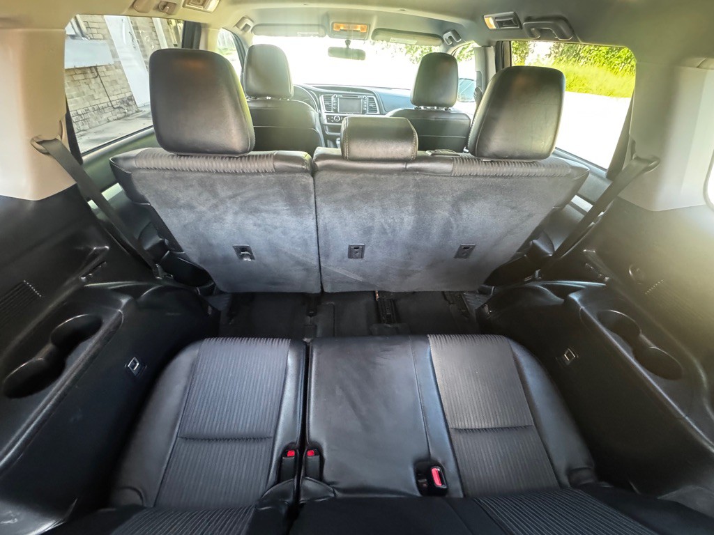 2016 Toyota Highlander Image 25