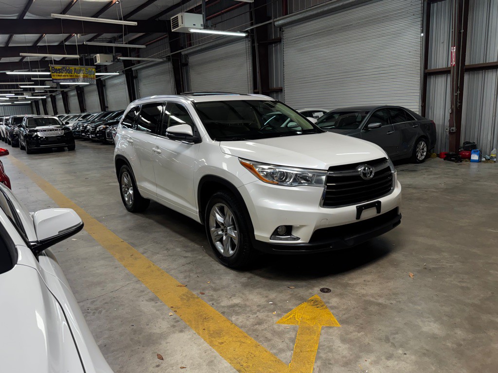 2016 Toyota Highlander Image 3