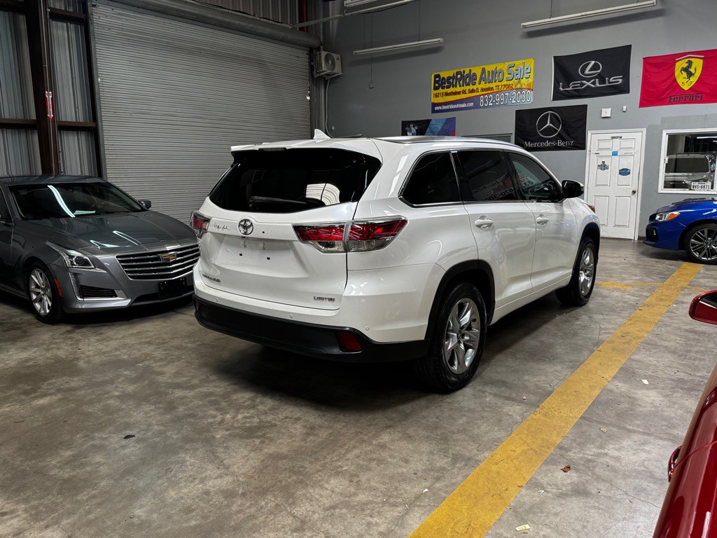 2016 Toyota Highlander Image 4