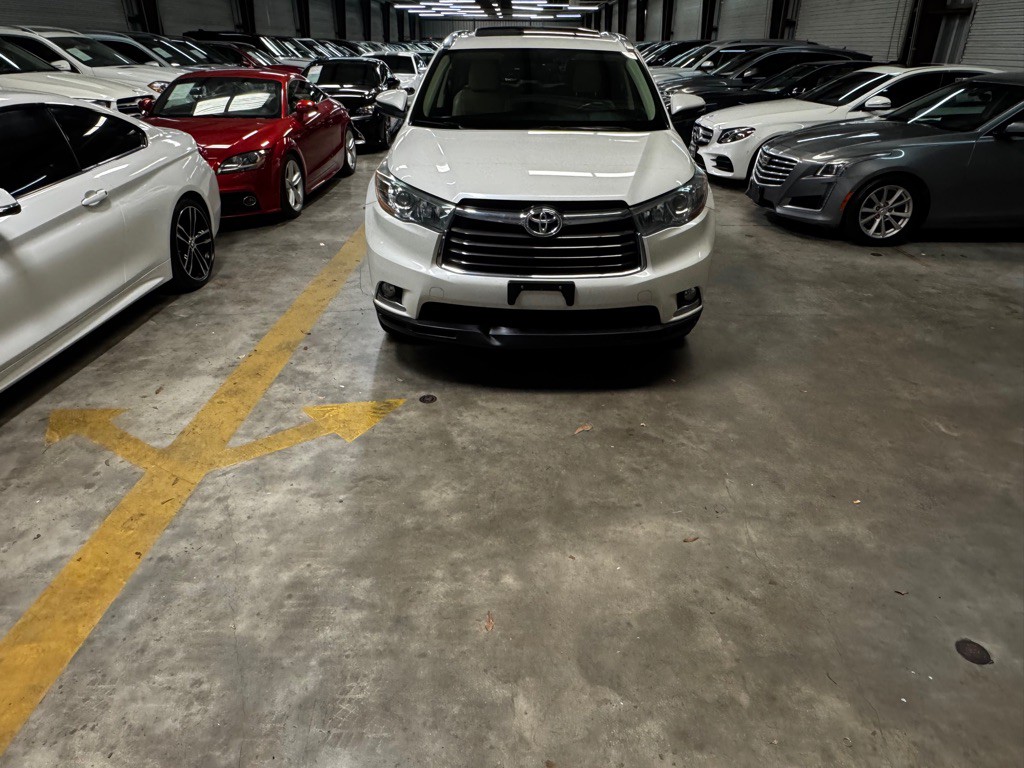 2016 Toyota Highlander Image 9