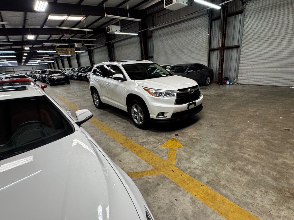 2016 Toyota Highlander Image 10