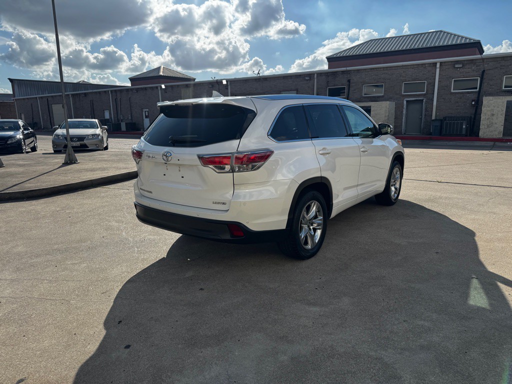 2016 Toyota Highlander Image 15