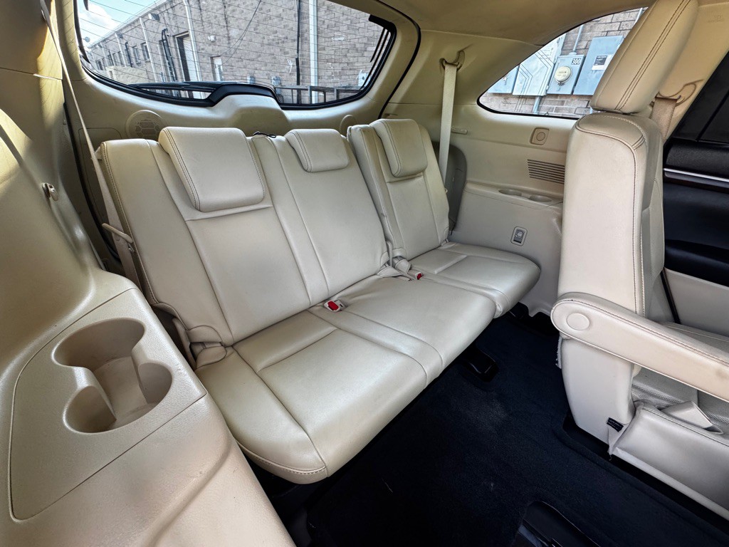 2016 Toyota Highlander Image 23
