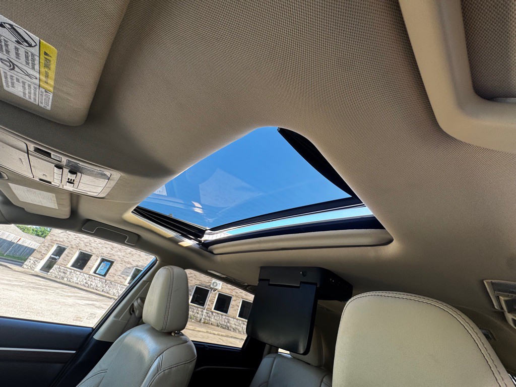 2016 Toyota Highlander Image 29