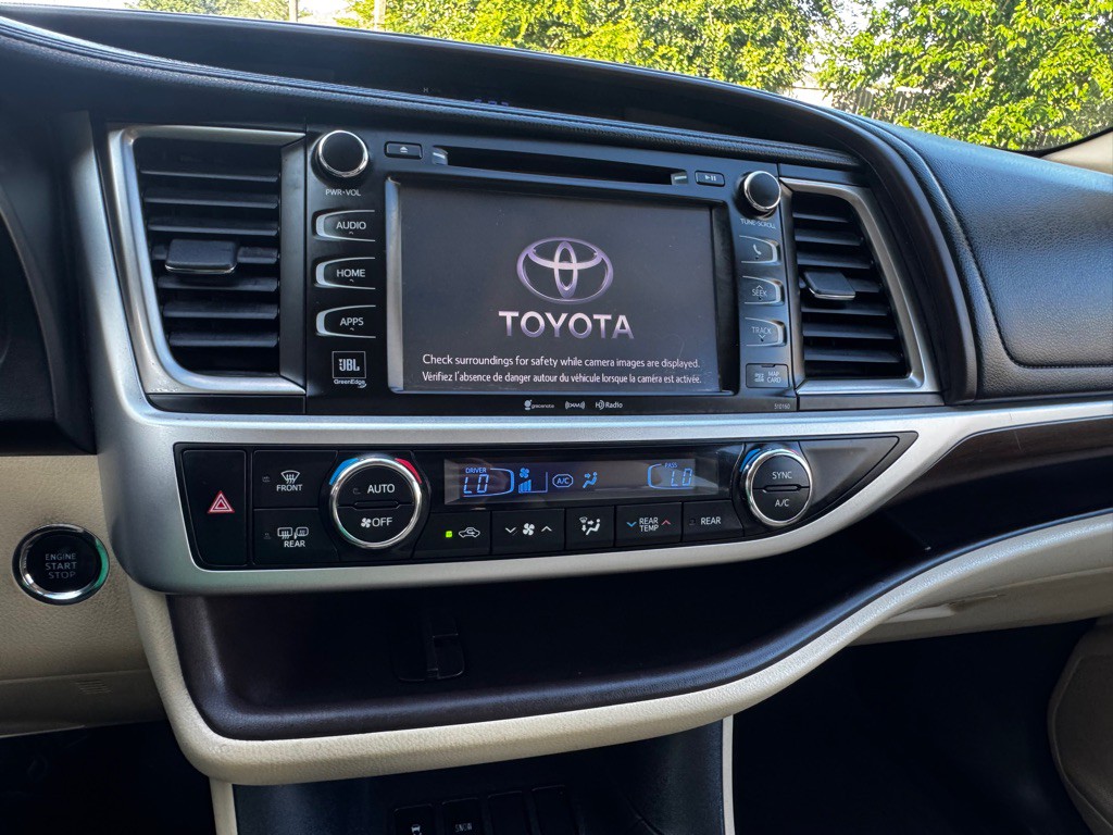 2016 Toyota Highlander Image 31
