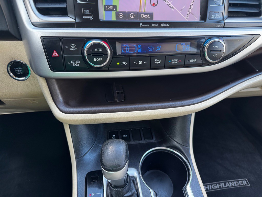 2016 Toyota Highlander Image 37