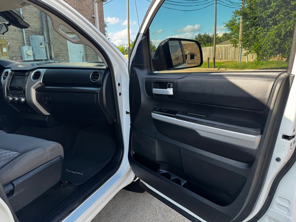 2018 Toyota Tundra Image 25
