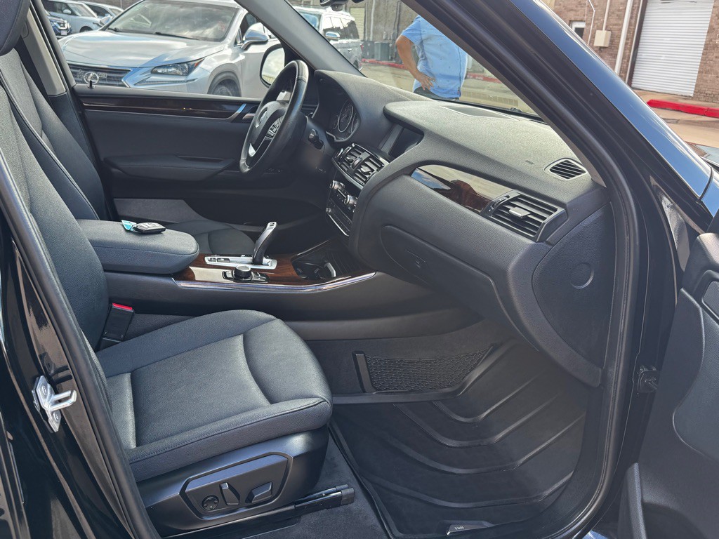 2017 BMW X3 Image 23