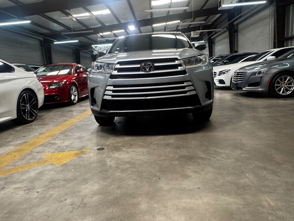 2017 Toyota Highlander Image 9