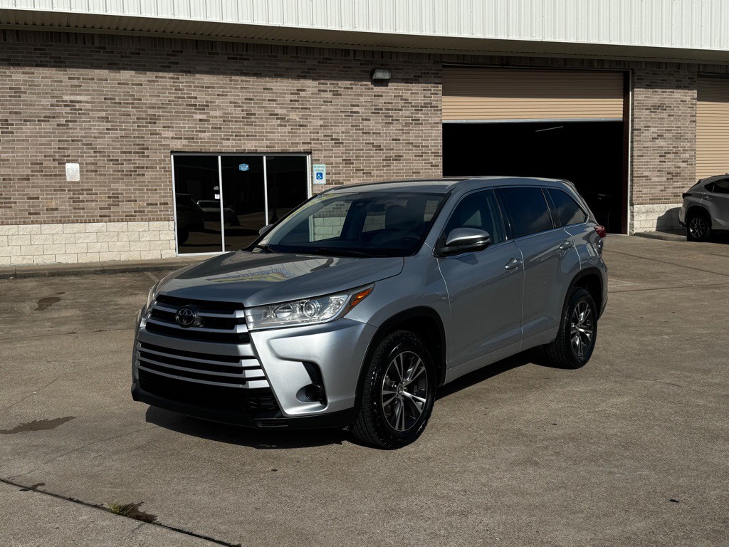 2017 Toyota Highlander Image 12