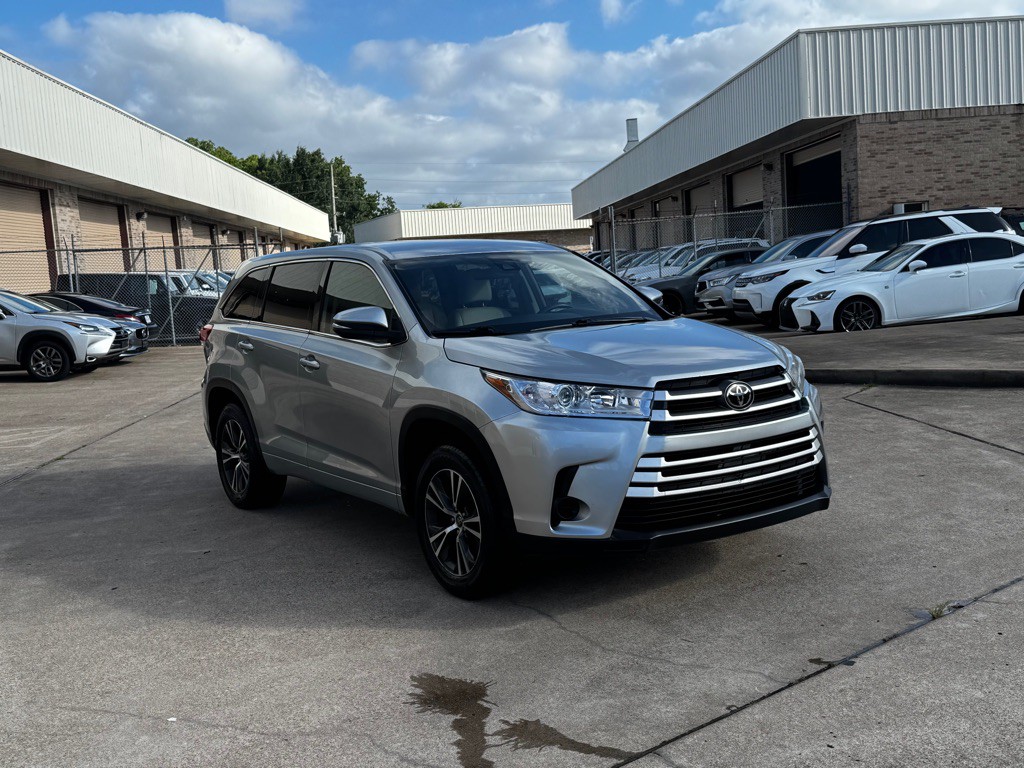 2017 Toyota Highlander Image 14