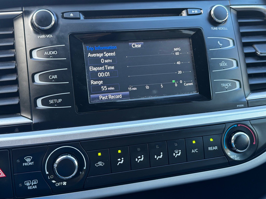 2017 Toyota Highlander Image 30