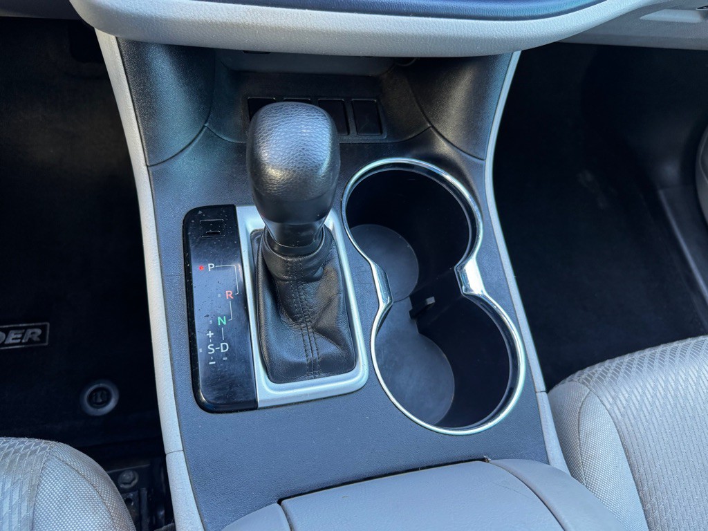 2017 Toyota Highlander Image 32
