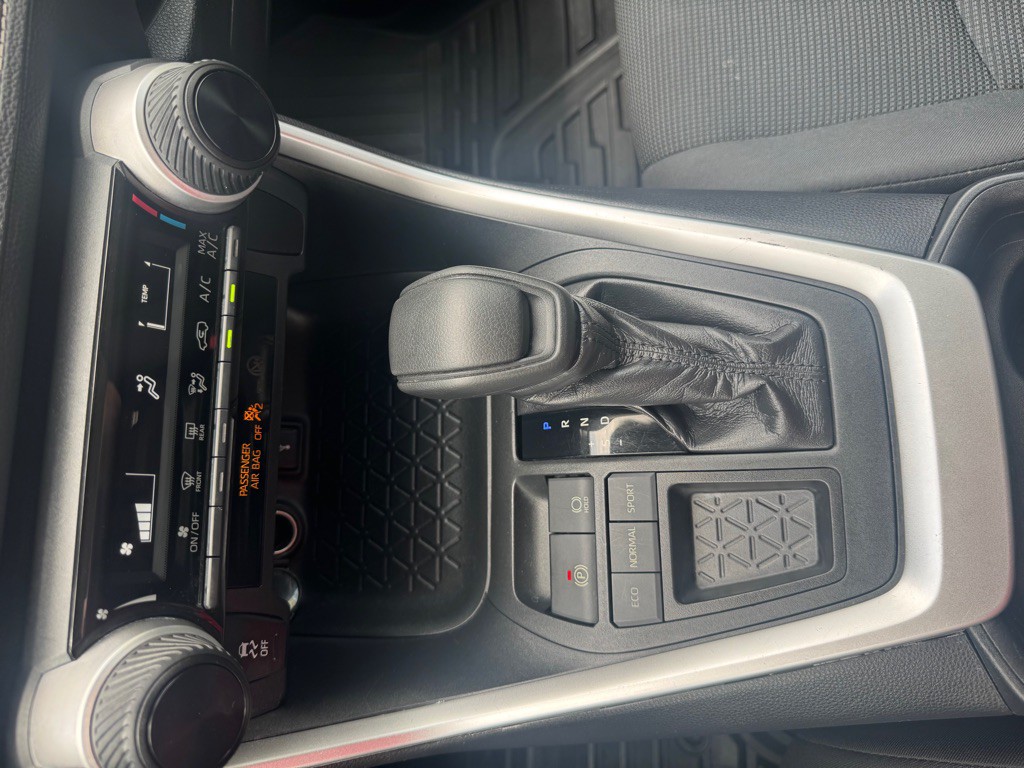 2020 Toyota Rav4 Image 32