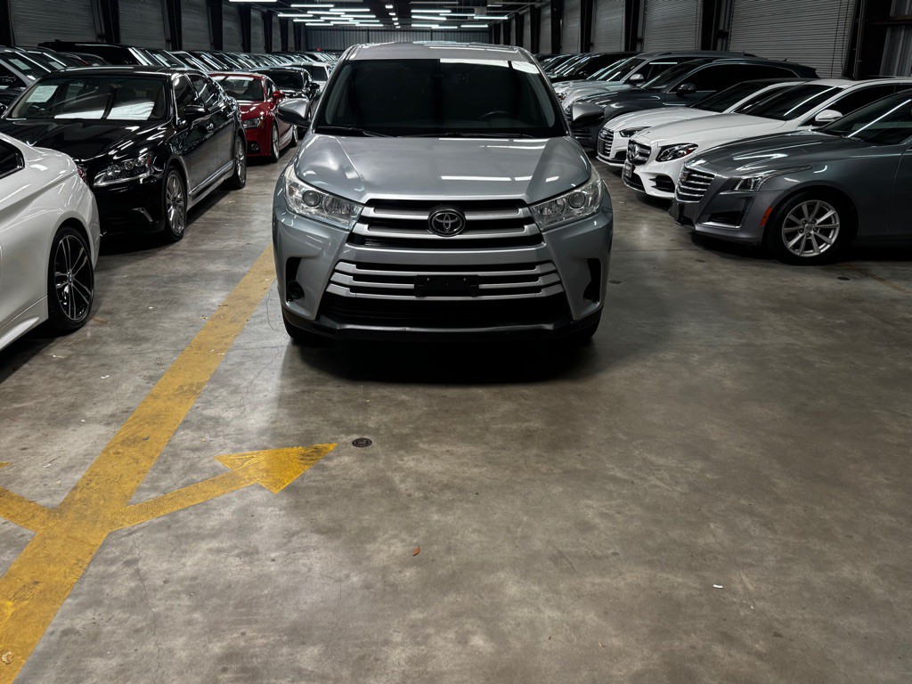 2019 Toyota Highlander Image 2