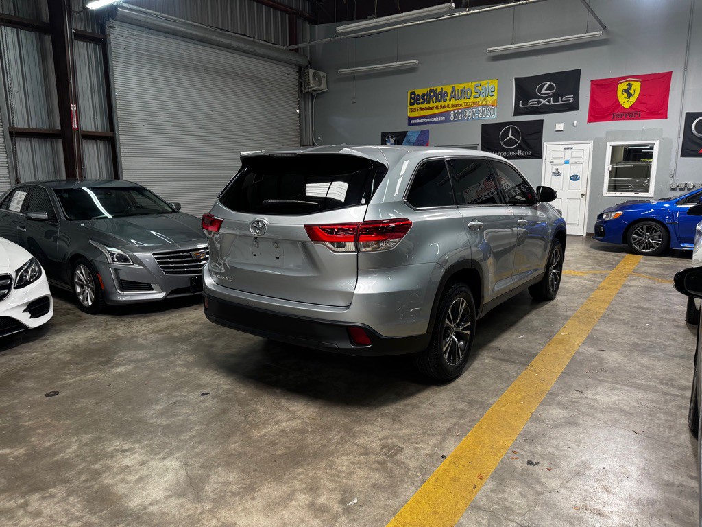 2019 Toyota Highlander Image 4