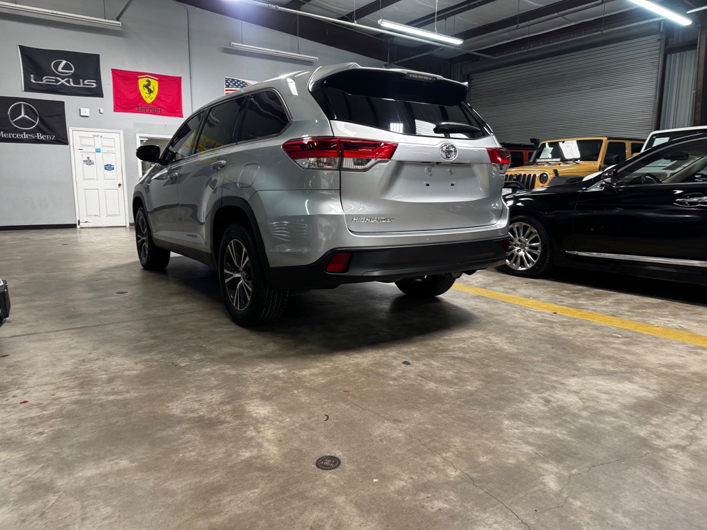 2019 Toyota Highlander Image 6