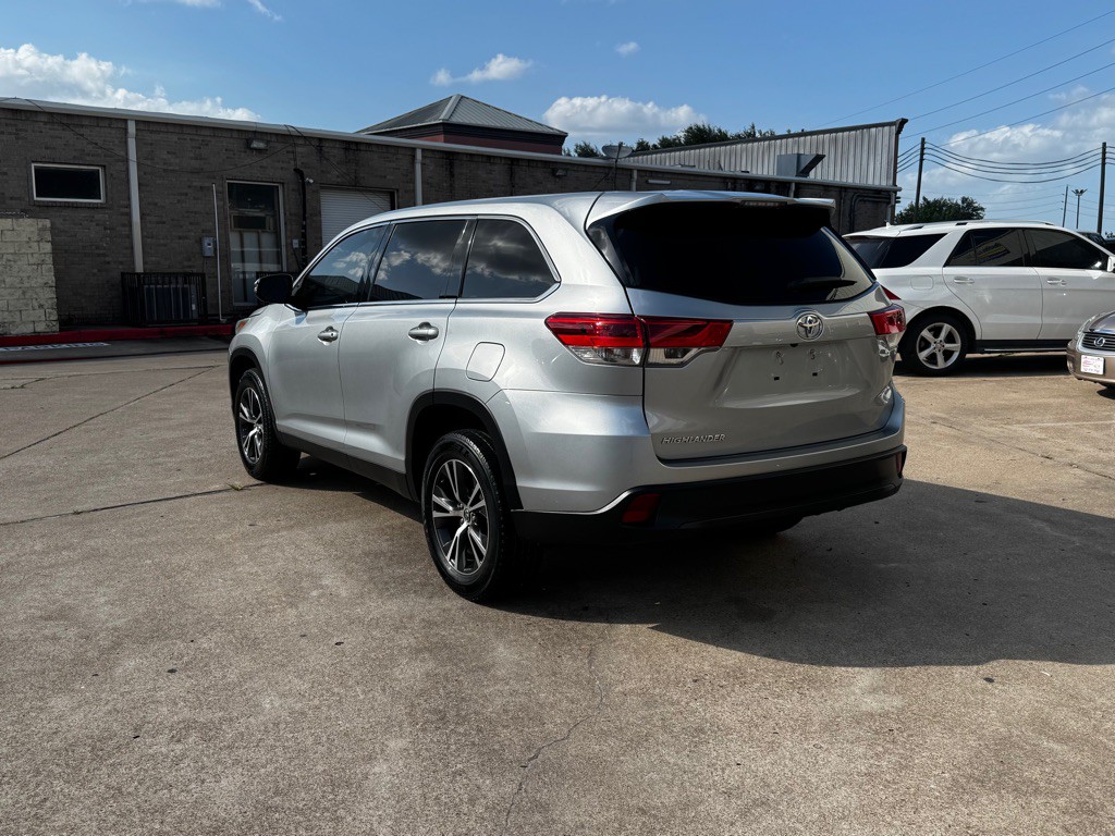 2019 Toyota Highlander Image 16