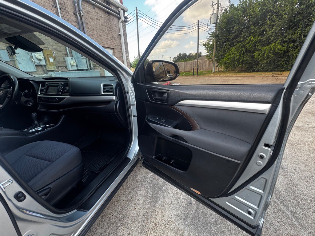 2019 Toyota Highlander Image 24