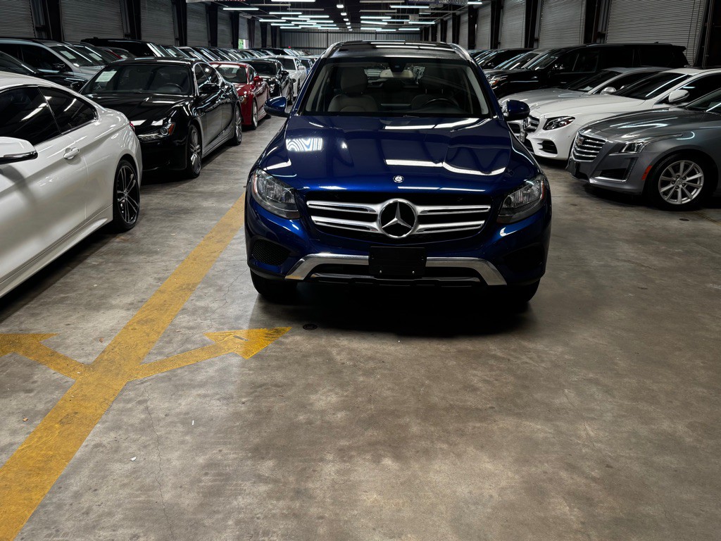 2017 Mercedes-Benz GLC-Class Image 2
