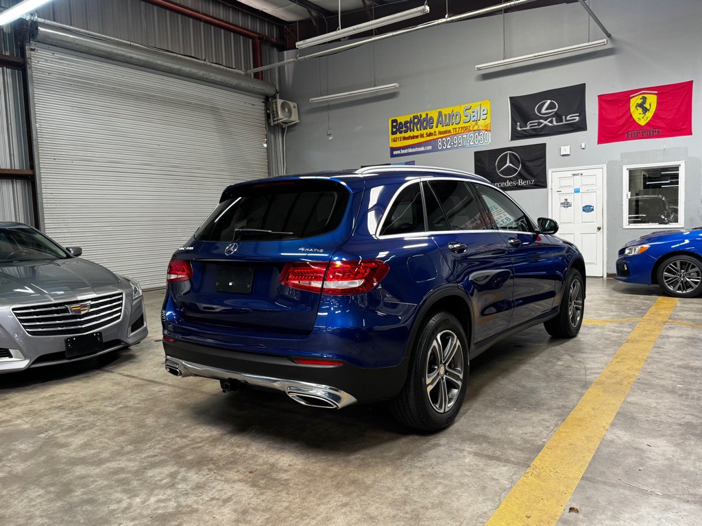 2017 Mercedes-Benz GLC-Class Image 4