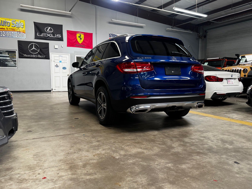 2017 Mercedes-Benz GLC-Class Image 6