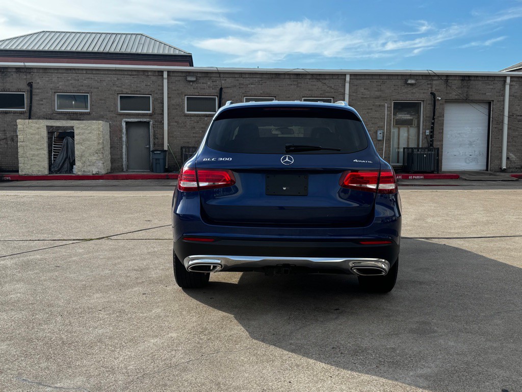 2017 Mercedes-Benz GLC-Class Image 16