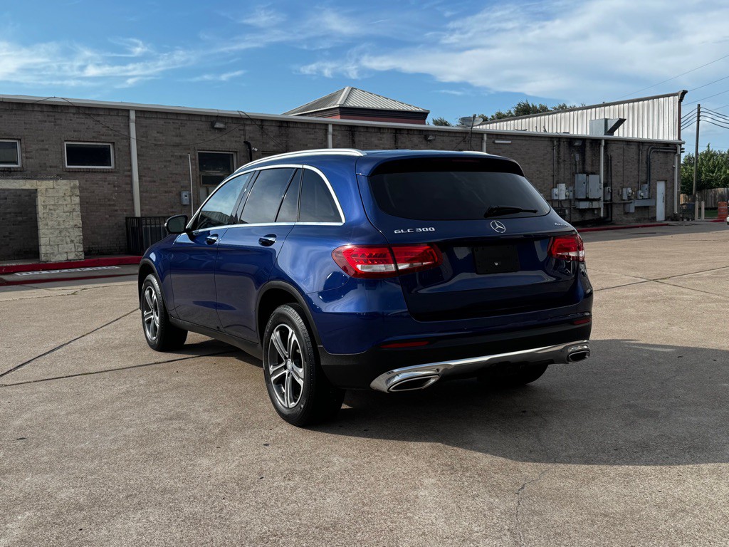 2017 Mercedes-Benz GLC-Class Image 17