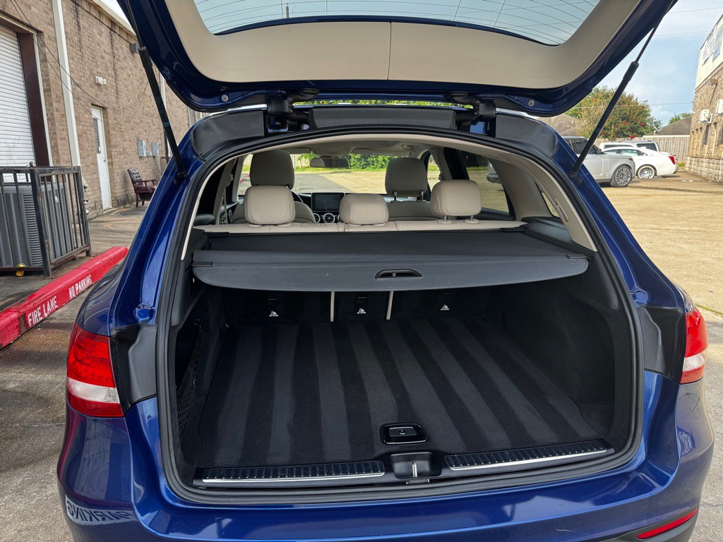 2017 Mercedes-Benz GLC-Class Image 26