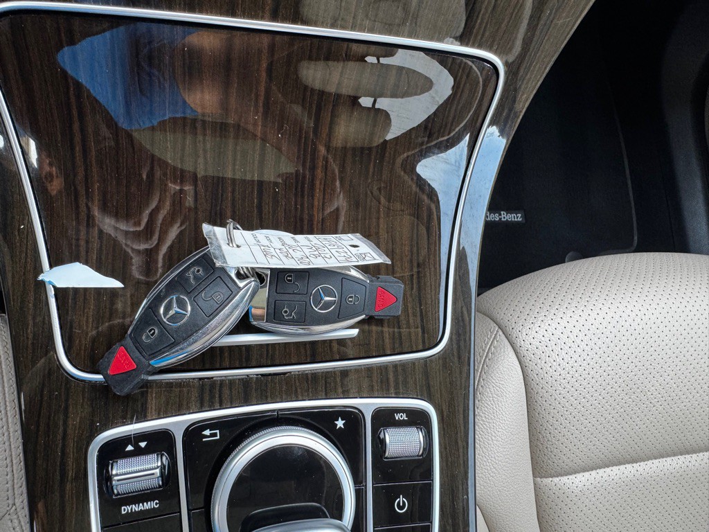 2017 Mercedes-Benz GLC-Class Image 39