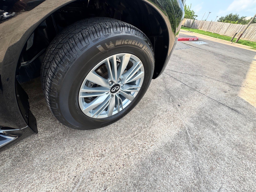 2019 INFINITI QX80 Image 41