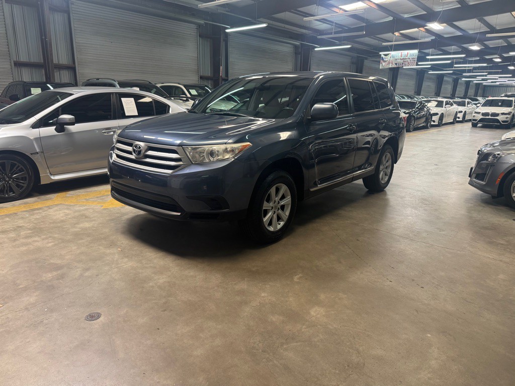 2013 Toyota Highlander Image 2