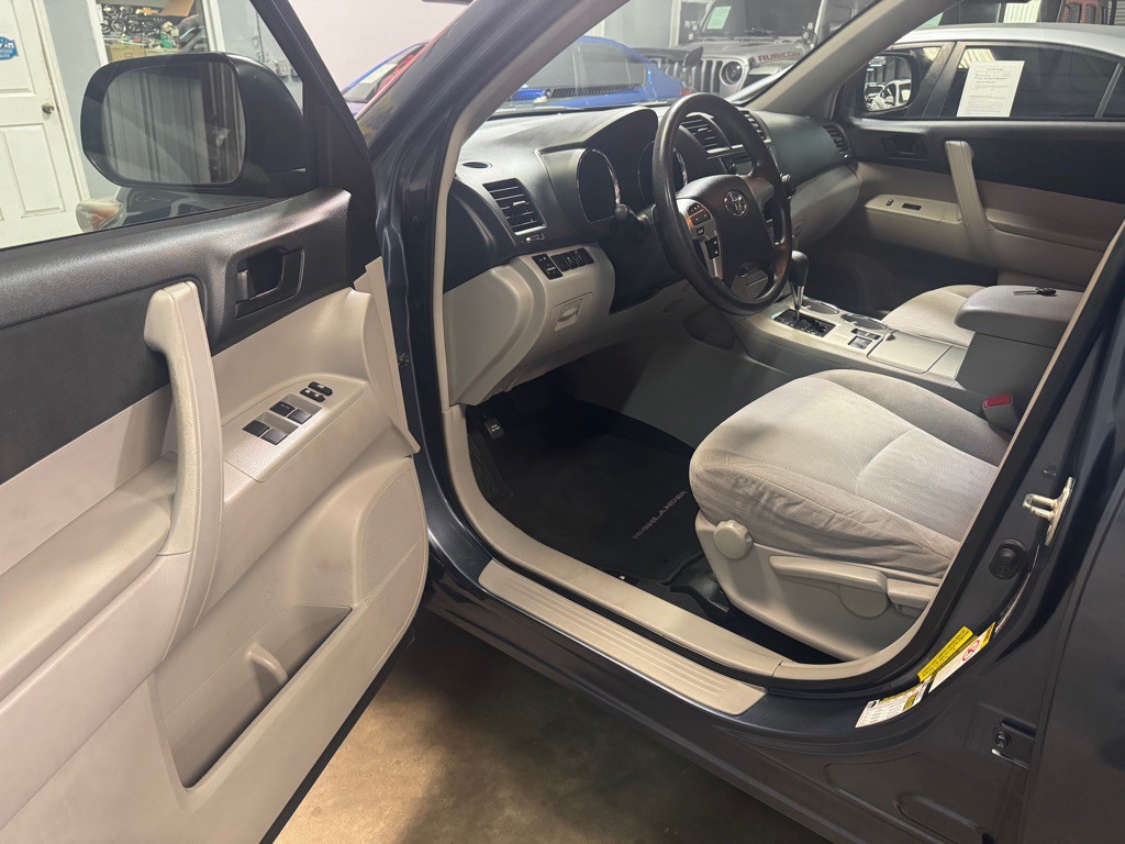 2013 Toyota Highlander Image 17
