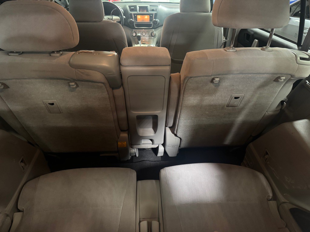 2013 Toyota Highlander Image 24