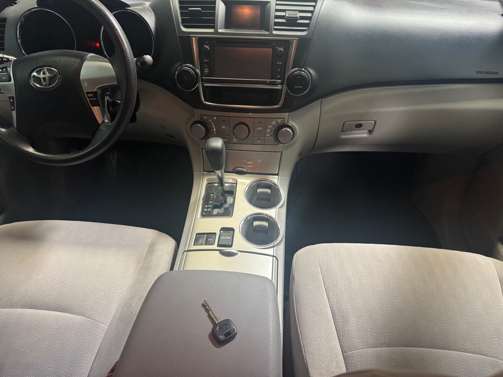 2013 Toyota Highlander Image 26