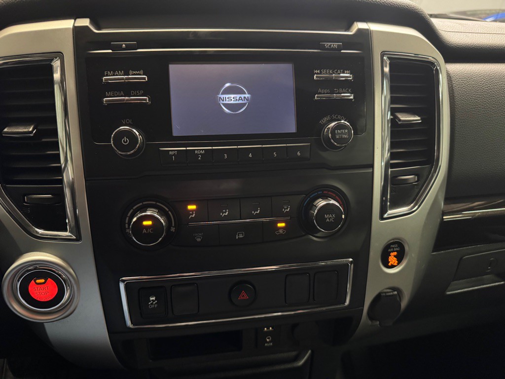 2017 Nissan Titan Image 27