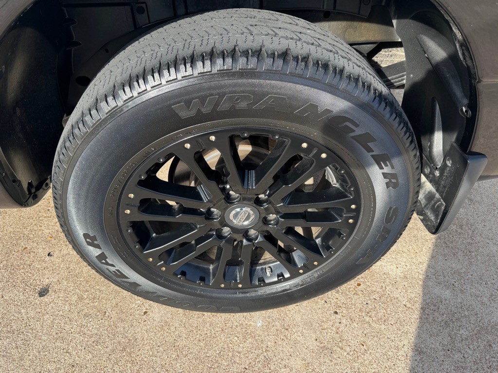 2017 Nissan Titan Image 31