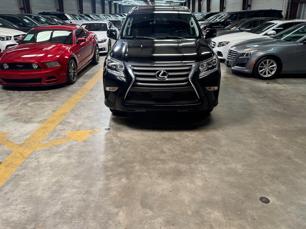 2016 Lexus GX Image 2