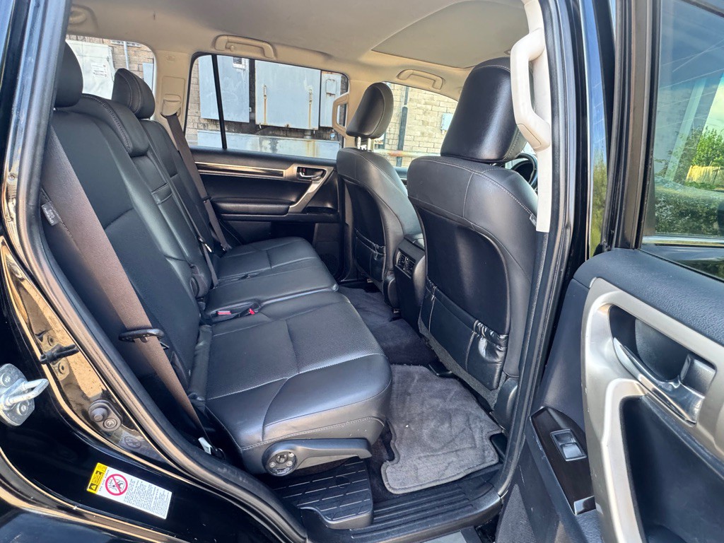 2016 Lexus GX Image 22