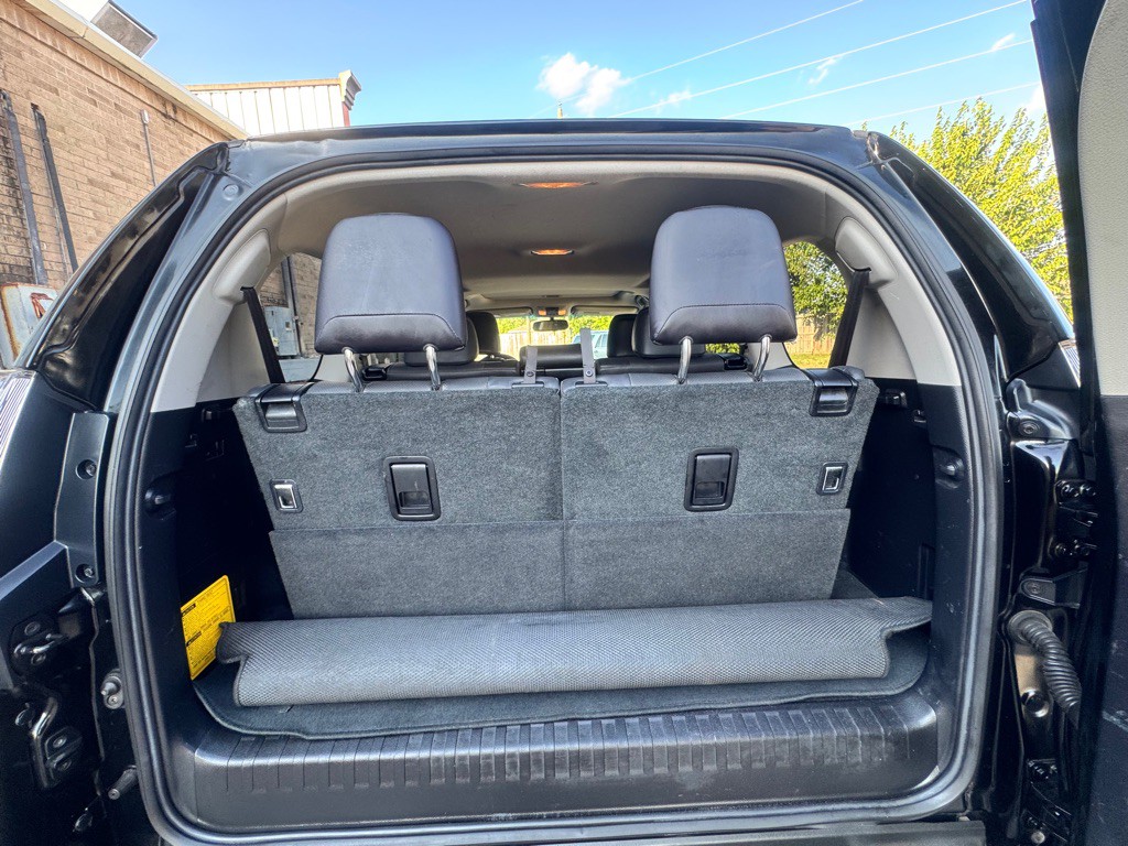 2016 Lexus GX Image 25