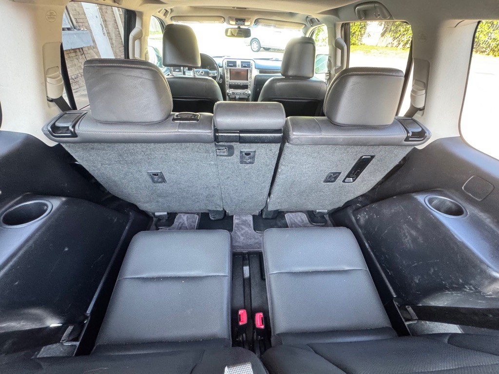 2016 Lexus GX Image 26