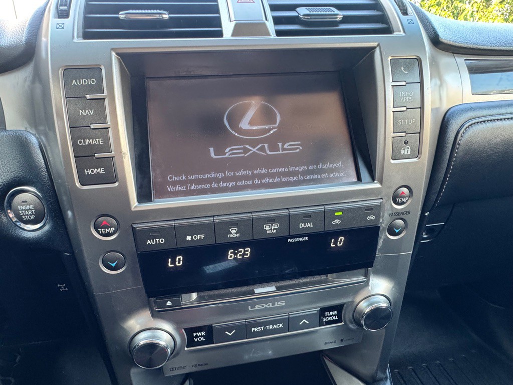 2016 Lexus GX Image 28