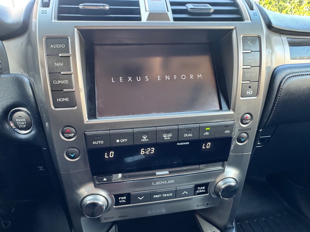 2016 Lexus GX Image 29