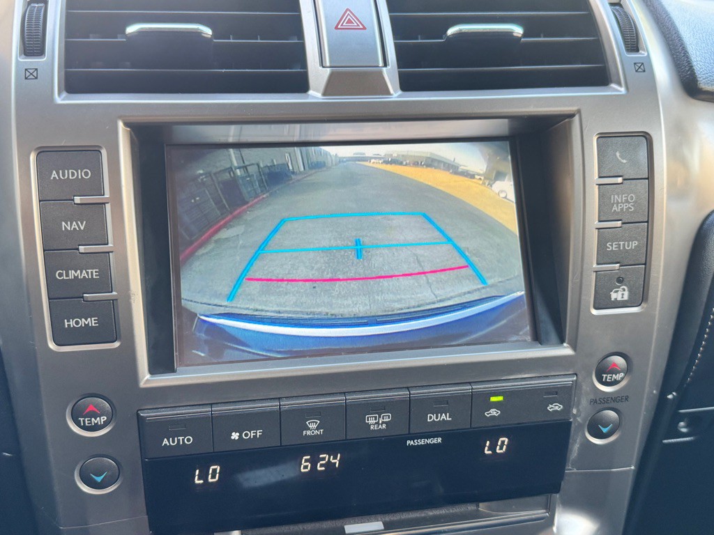 2016 Lexus GX Image 33