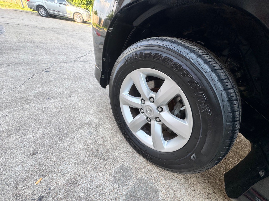2016 Lexus GX Image 35