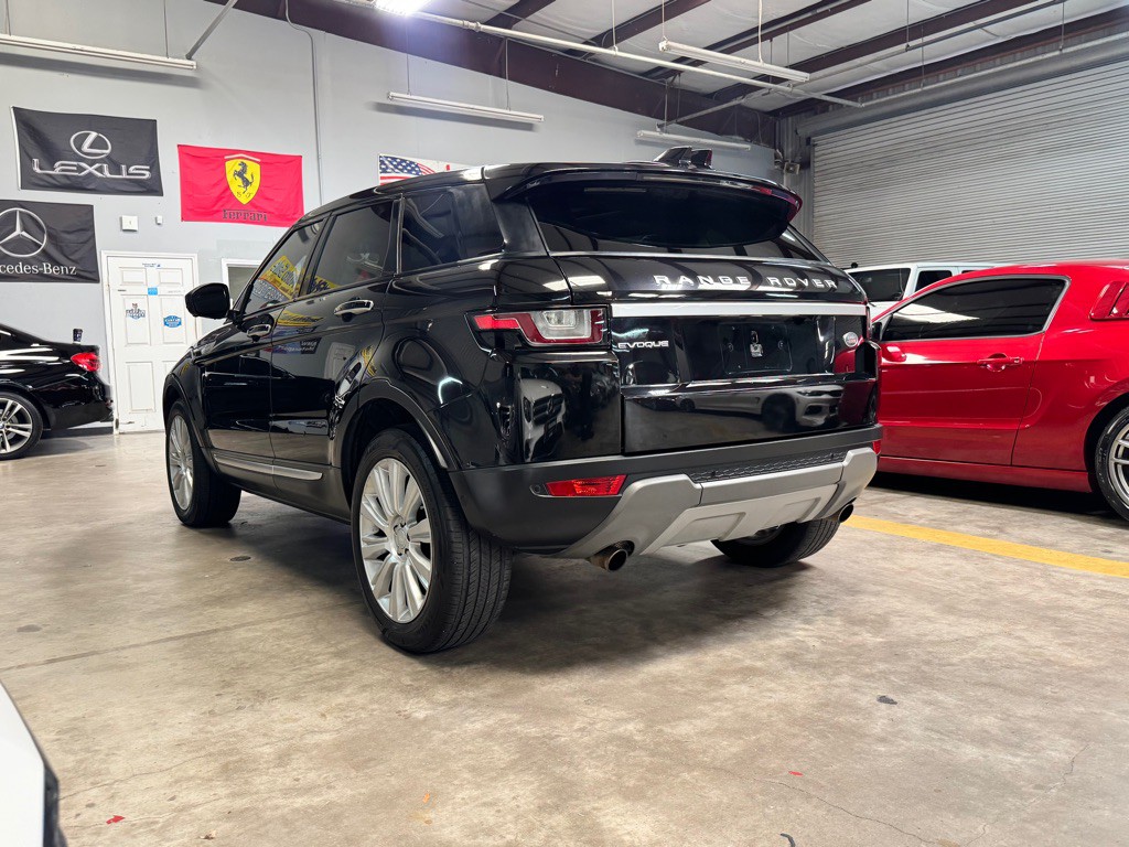 2017 Land Rover Range Rover Evoque Image 6