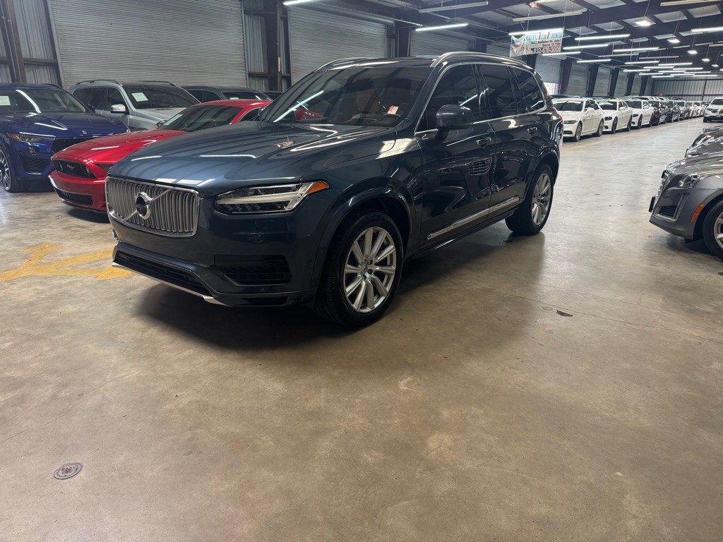 2018 Volvo XC90 Image 2